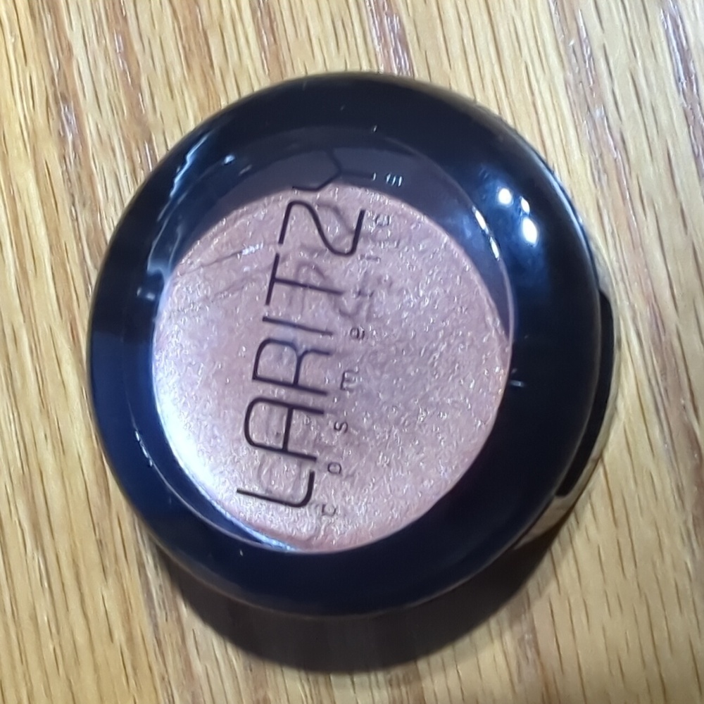 Laritzy Cream Highlighter